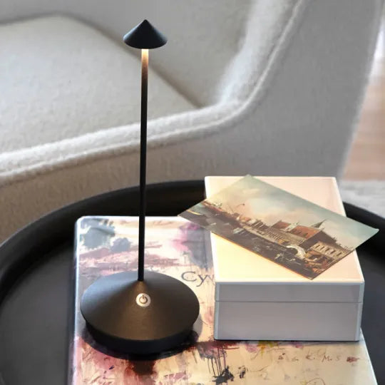 LumaGlow - Minimalistisk og energieffektiv LED-bordlampe