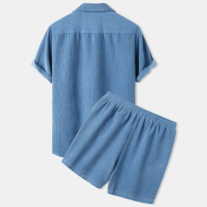 Caspar – Kortermet sommerdress for menn med skjorte og shorts med snøring