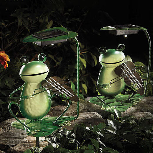 GardenFrog solcelledrevet dekorativ lyktestolpe - Morsom hagelampe