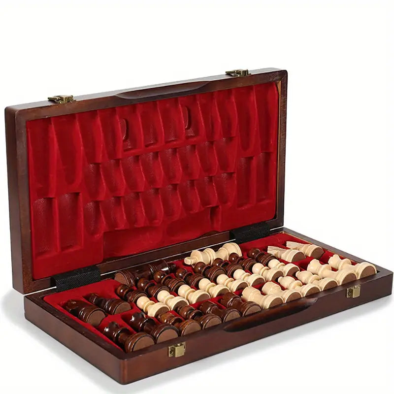 Majestic Chess Set – Håndlaget sjakksett i tre med ekstra dronninger