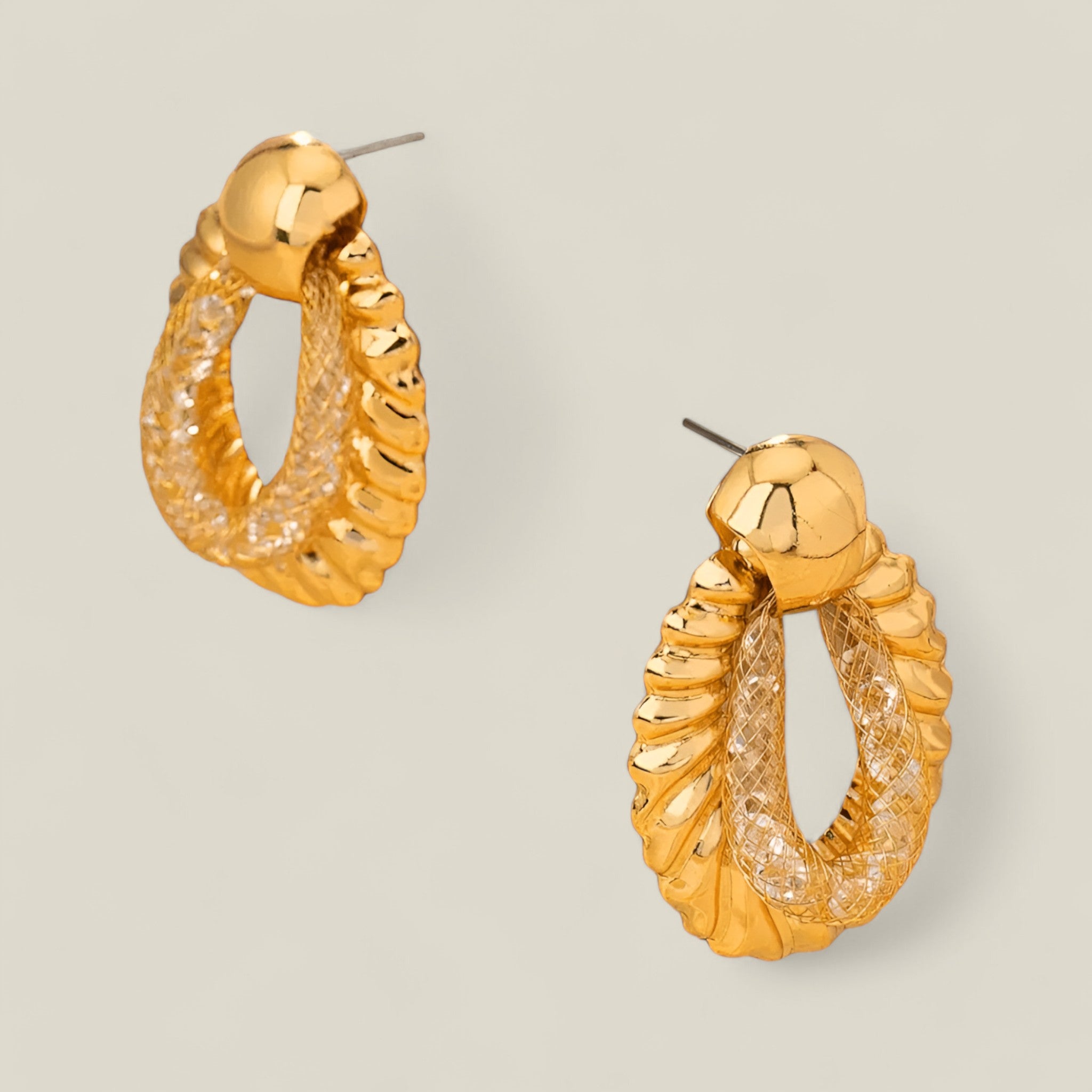 Ava elegante gulløreringer med kaskadedesign - tidløs luksus