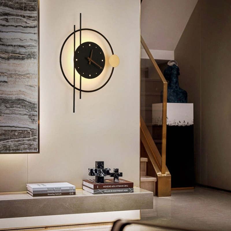 GlowTime – Moderne LED-veggklokke