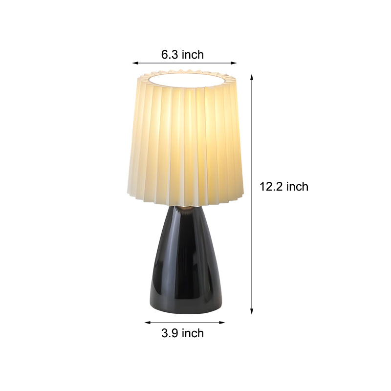 LumiElegance – Moderne bordlampe med plissert skjerm