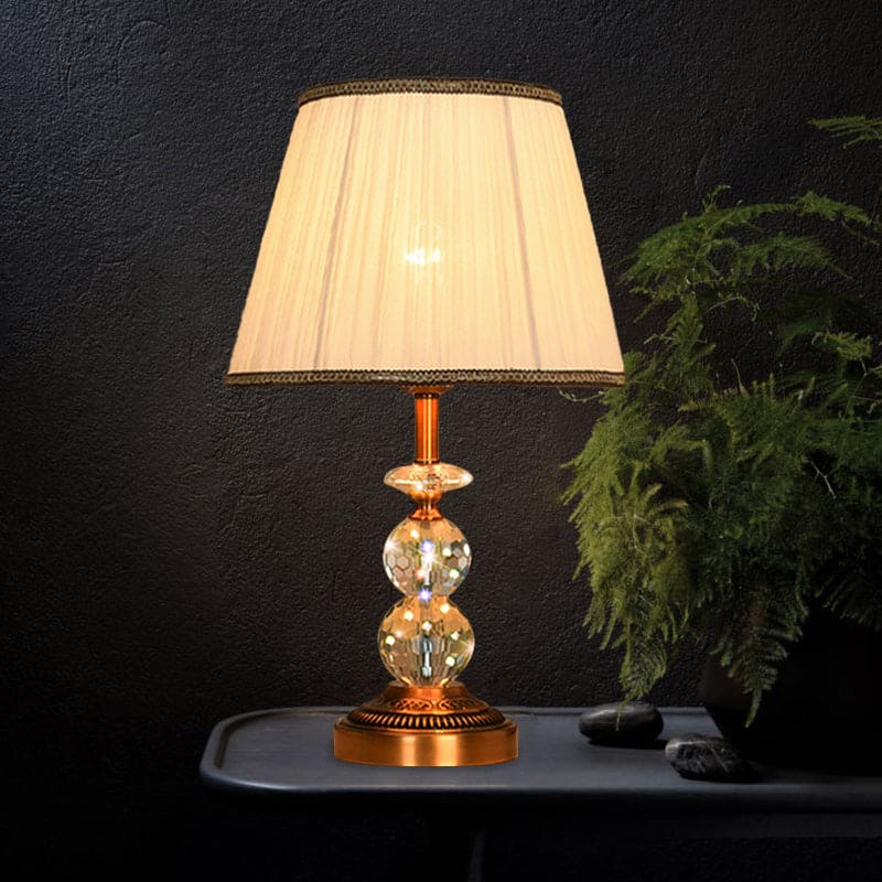 LumiCrystal - Elegant bordlampe med fasetterte krystallkuler