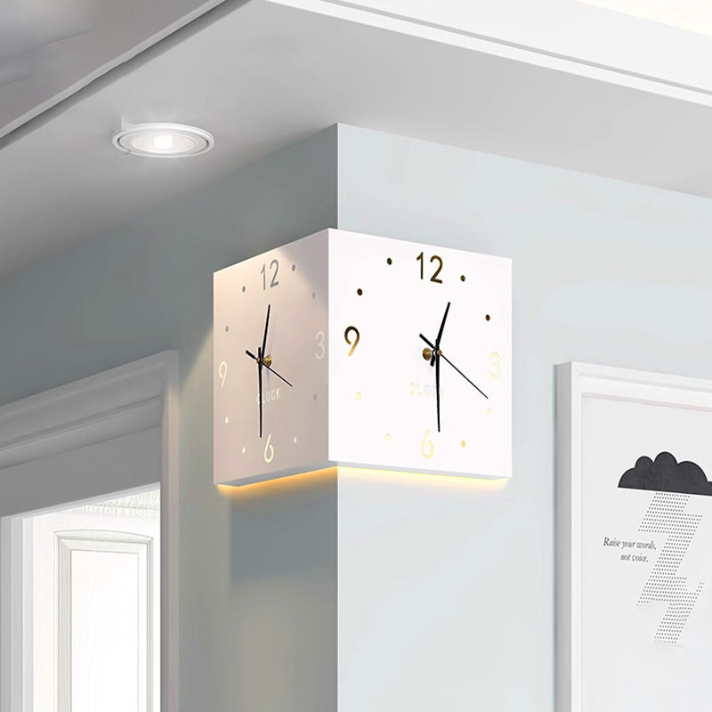 TimeEdge Modern Dobbel Fasade Hjørneklokke med LED-belysning