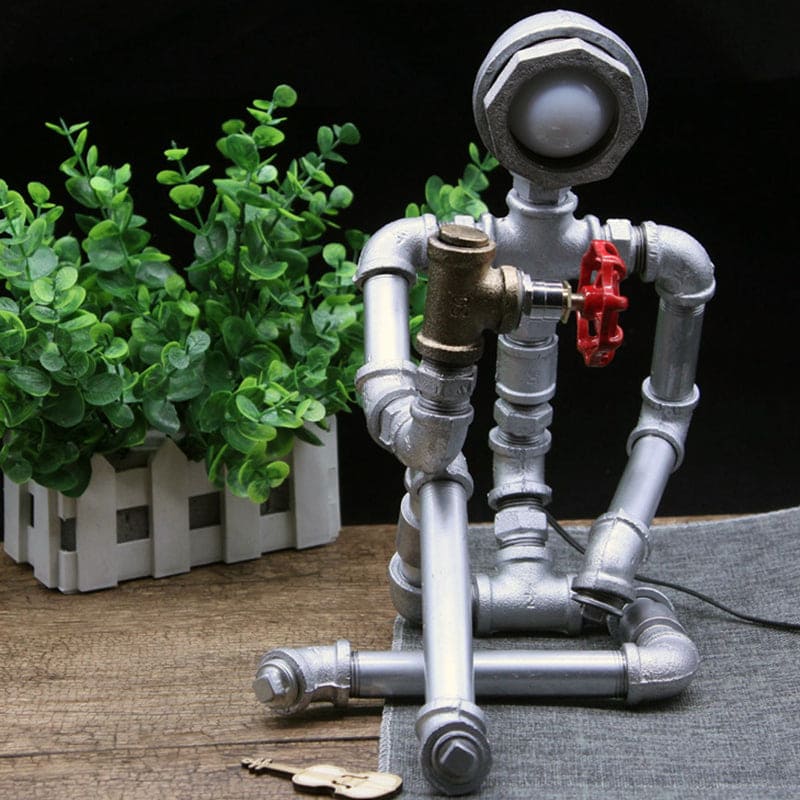 MechForma Industriell bordlampe - kreativ menneskeformet design