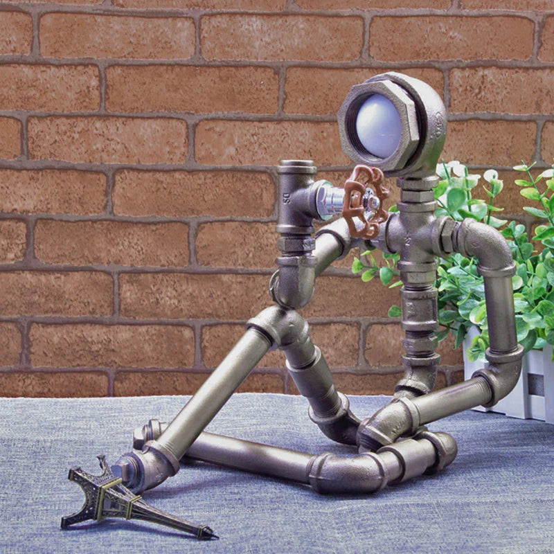 MechForma Industriell bordlampe - kreativ menneskeformet design