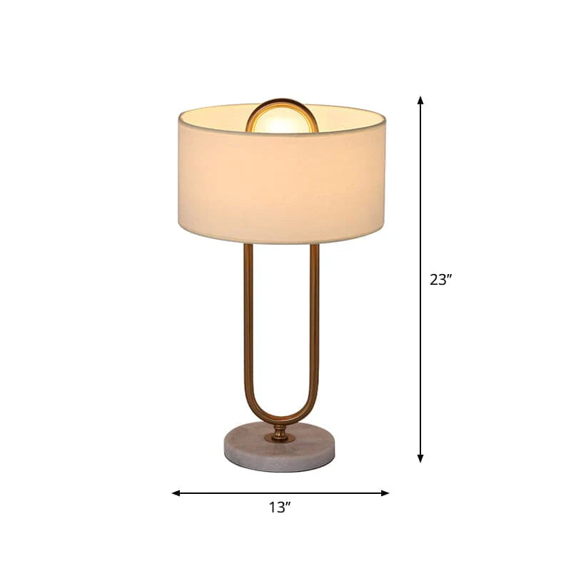 SleekElegance – Moderne bordlampe med sylindrisk skjerm