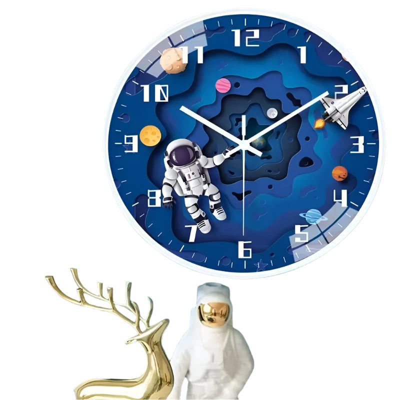Cosmotime-tema veggklokke til barnerom