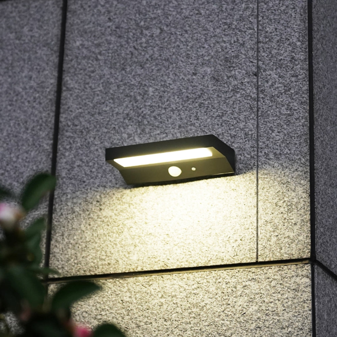 SolarGuard vegglampe med bevegelsessensor