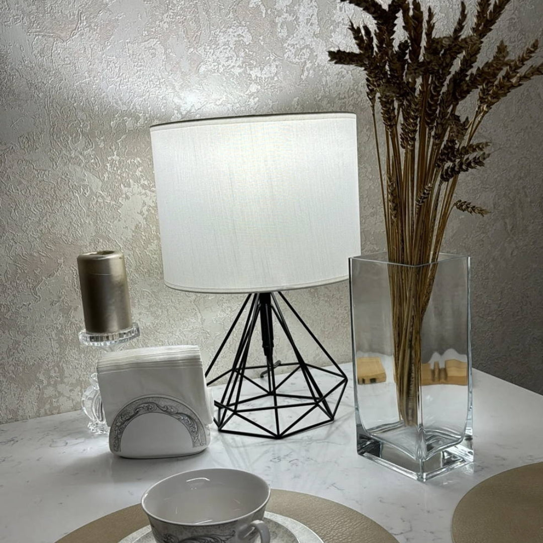 Moderne geometrisk trådlampe