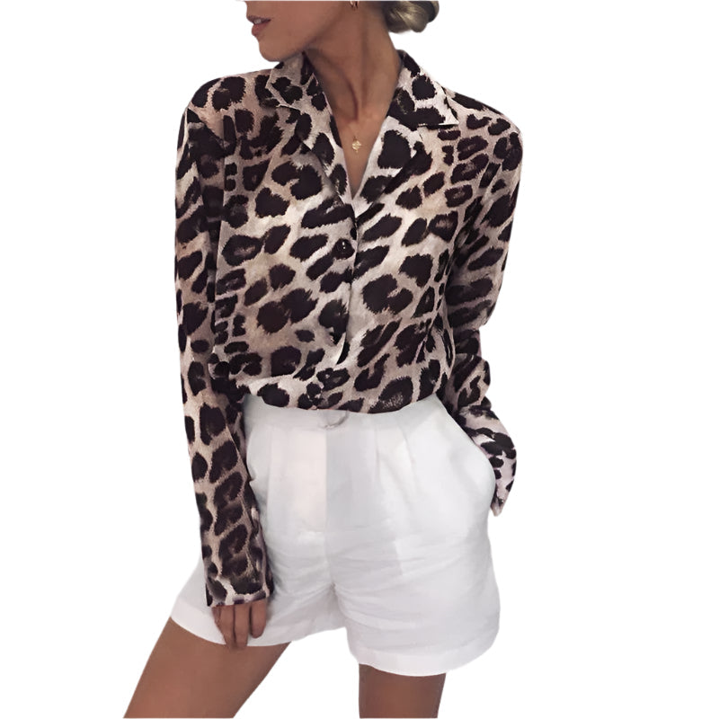 Hanna - Leopardprint bluse med lange ermer og skjortekrage