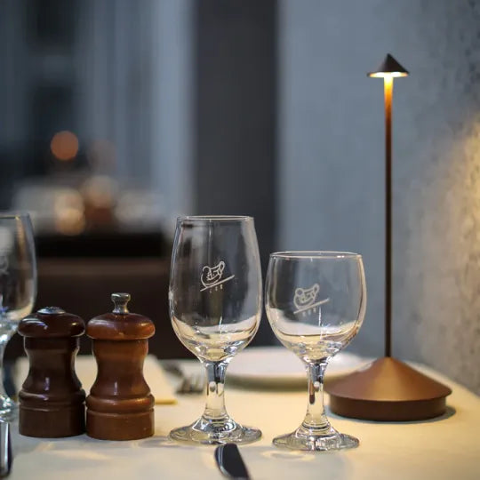 LumaGlow - Minimalistisk og energieffektiv LED-bordlampe