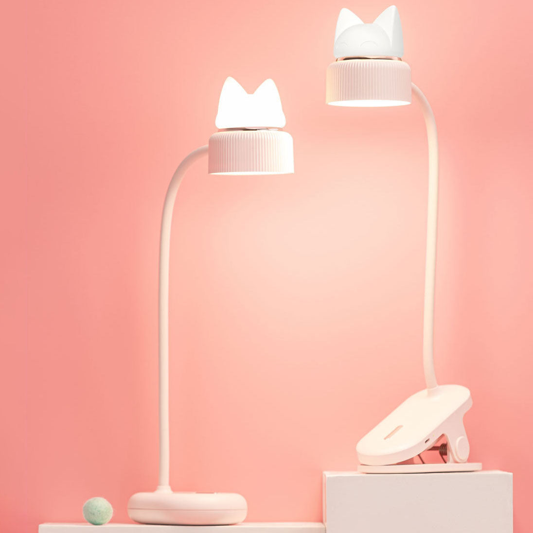 GlowLamp - Moderne LED-bordlampe med katteøredesign