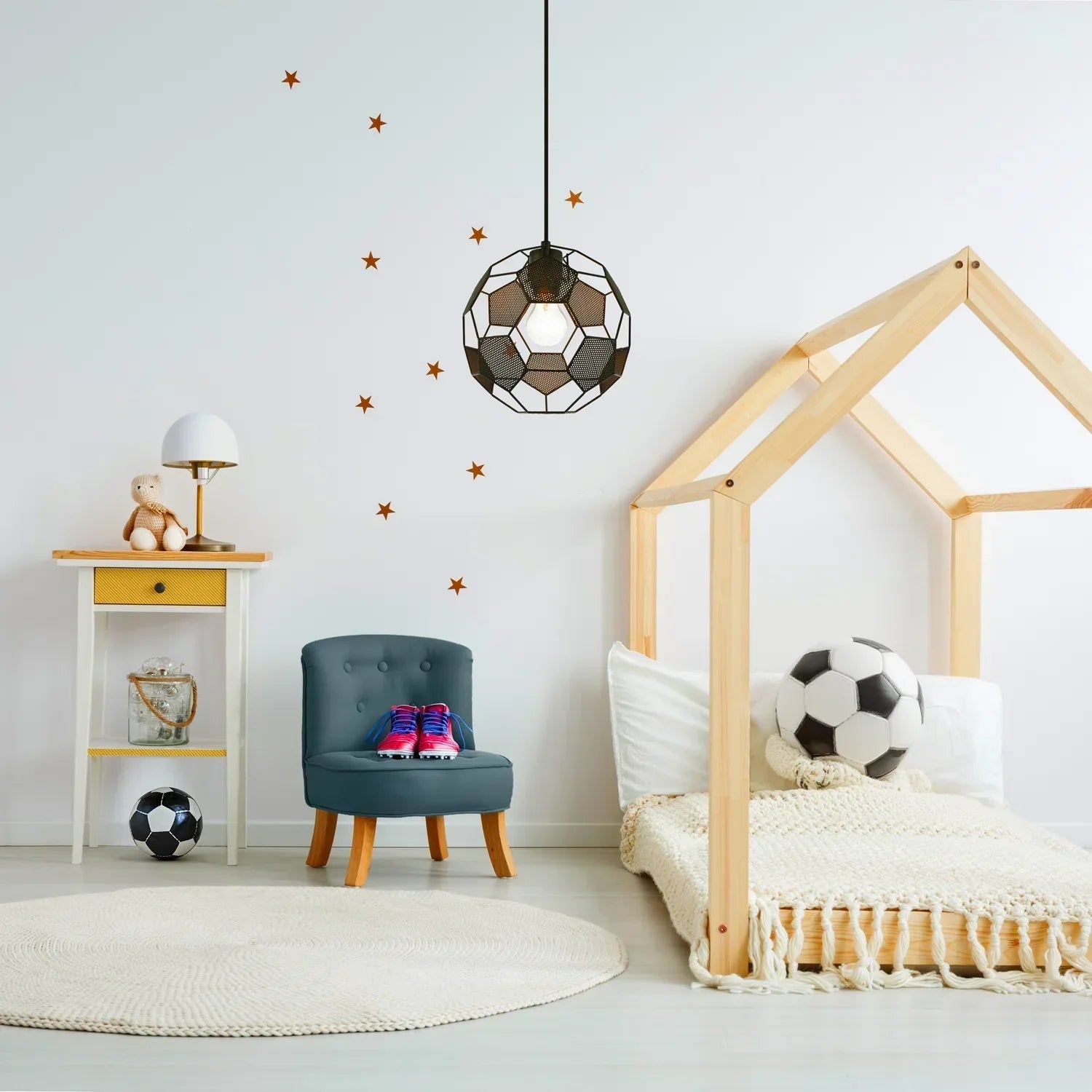 StrikerGlow - taklampe med fotballtema for sportselskere