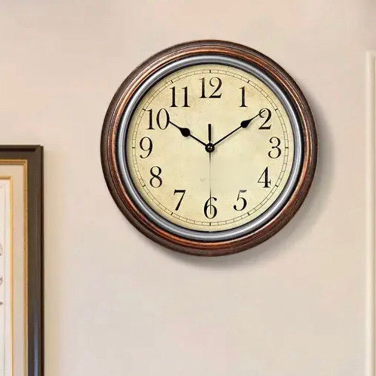 Eterna Classic veggklokke - tidløs design for et stilfullt hjem