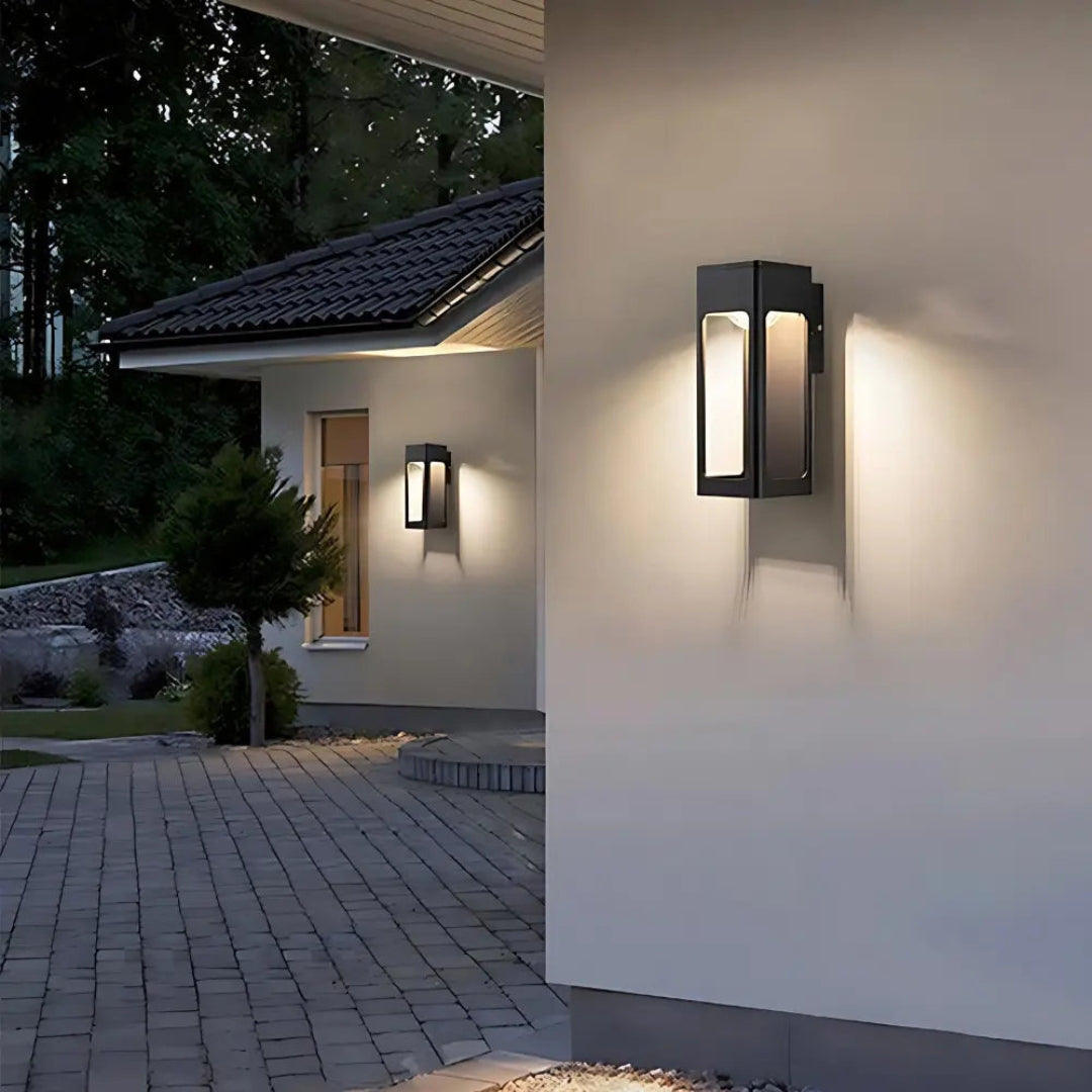 MotionGlow – Elegant utendørs vegglampe med bevegelsessensor