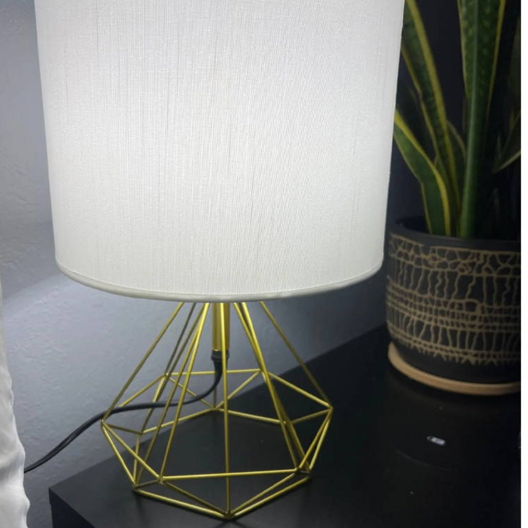 Moderne geometrisk trådlampe