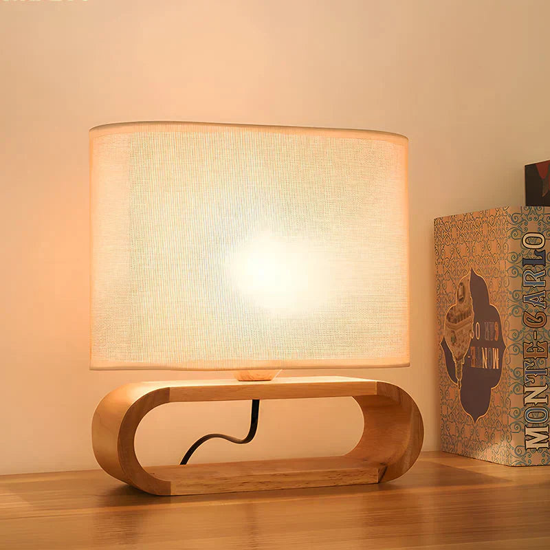 LumiWood - Moderne bordlampe med unik trefot