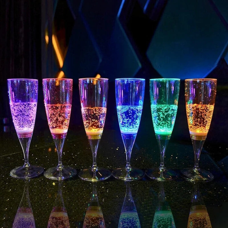 LumiFlute – Fargeskiftende LED-champagneglass
