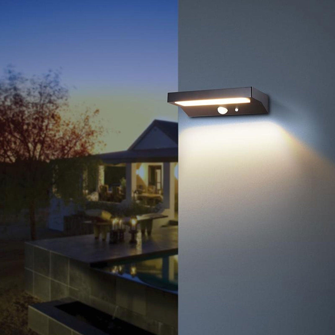 SolarGuard vegglampe med bevegelsessensor