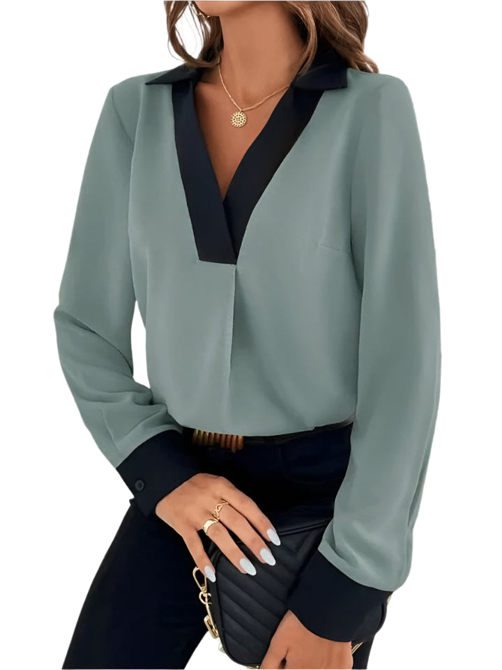 Alexandra - Sofistikert bluse med V-hals og elegant kontrast