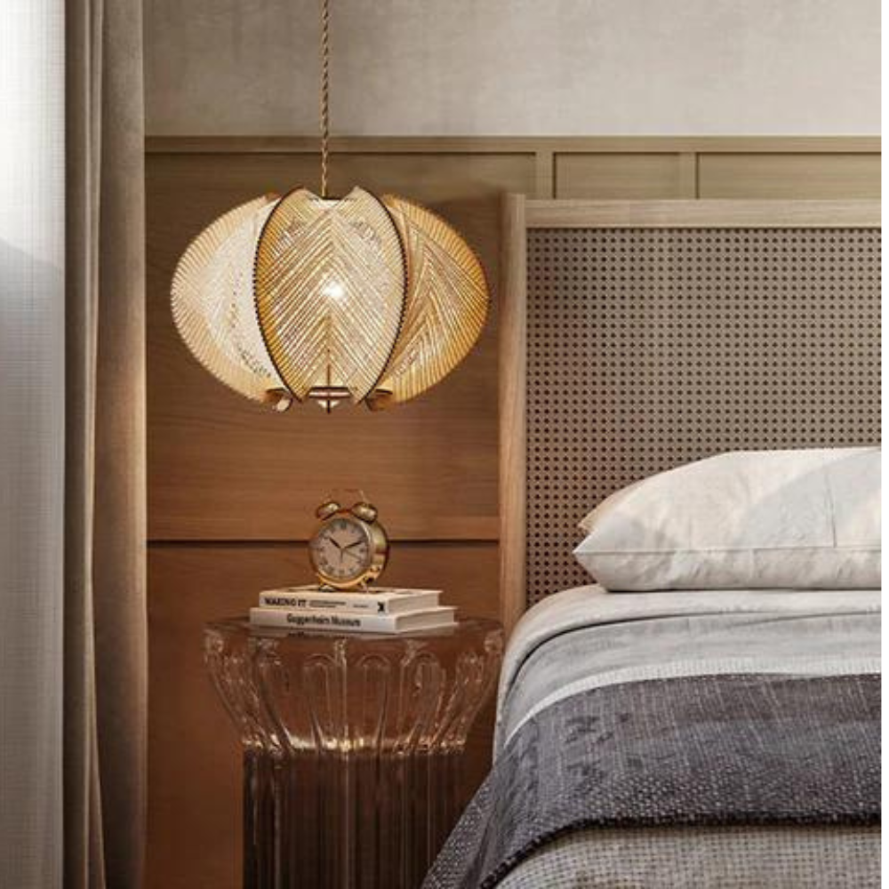 LuxeGlow - Elegant lampe for tidløs innredning
