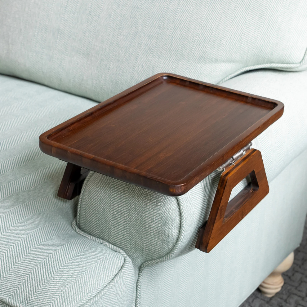 ArmNest - Skrivebord med armlener på siden av sofaen