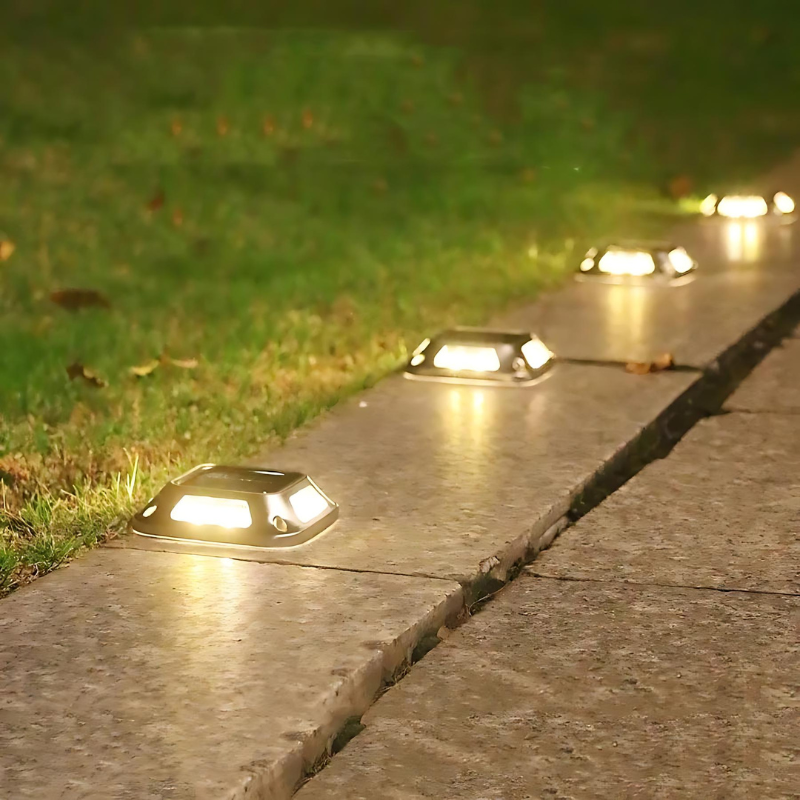 GlowPath – Fargerike solcelledrevne LED-stilys