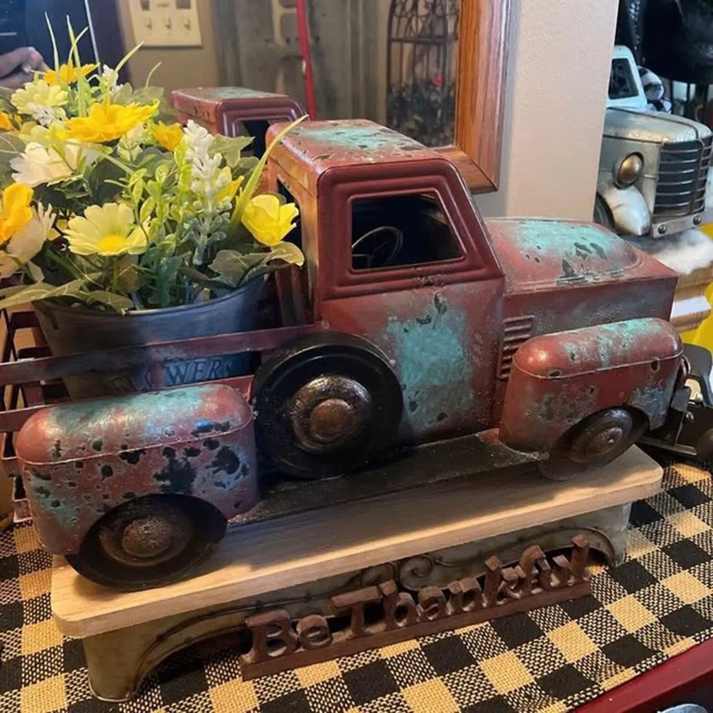 RusticHaul - Dekorative potteplanter i vintage lastebil