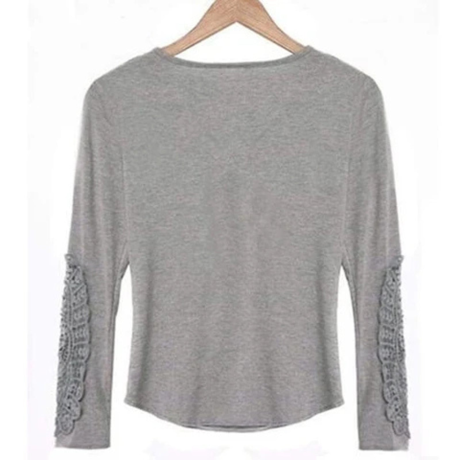 Larah - Tidløs elegant bluse med blondermer