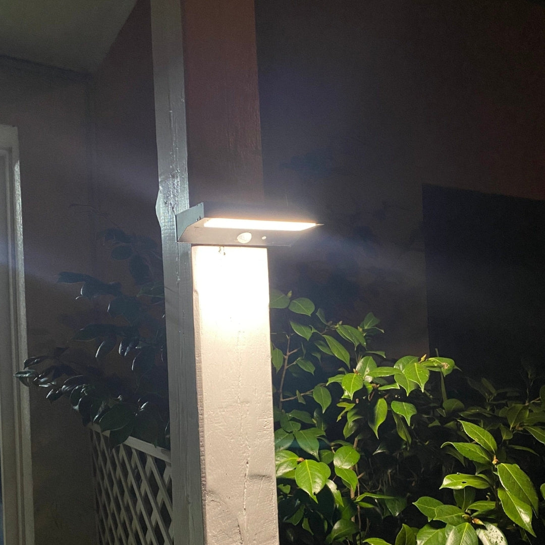 SolarGuard vegglampe med bevegelsessensor