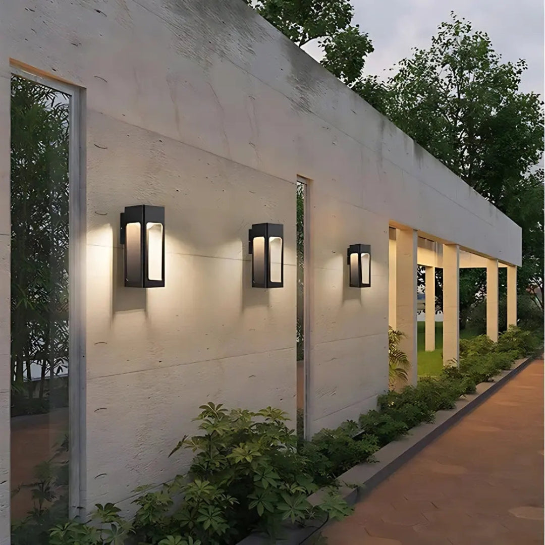 MotionGlow – Elegant utendørs vegglampe med bevegelsessensor