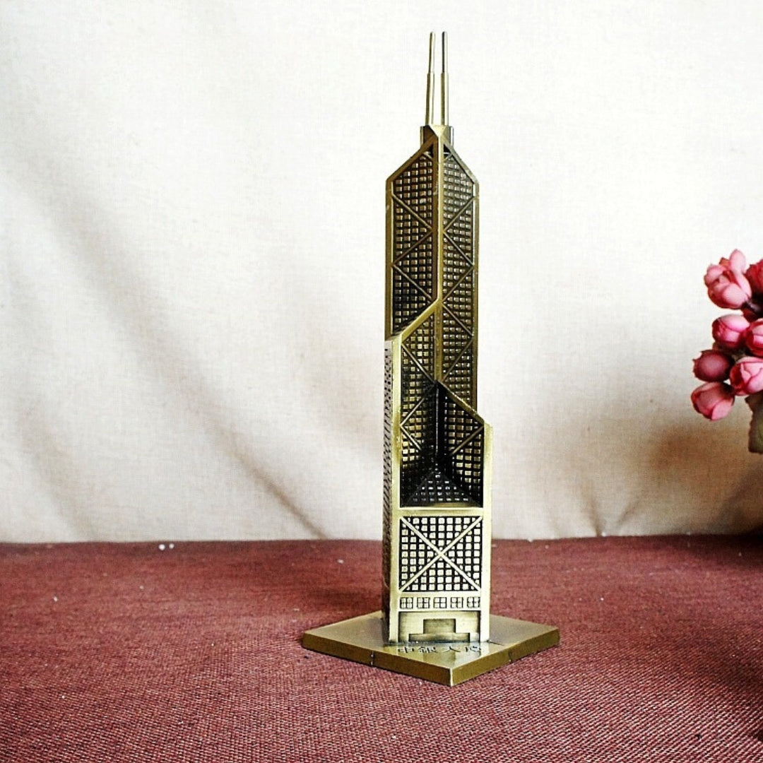 FamousEmpire - Parisiske figurer i miniatyrmetall