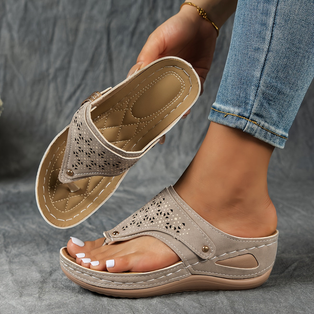 Barefoot Chic minimalistiske sandaler for damer