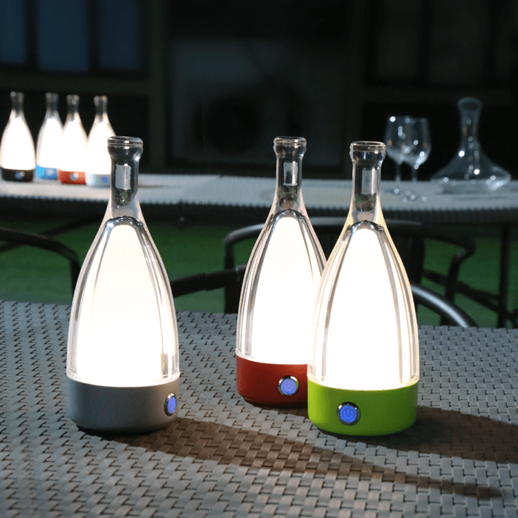 LuminaBottle - Berøringsstyrt flaskeformet bordlampe med USB-lader