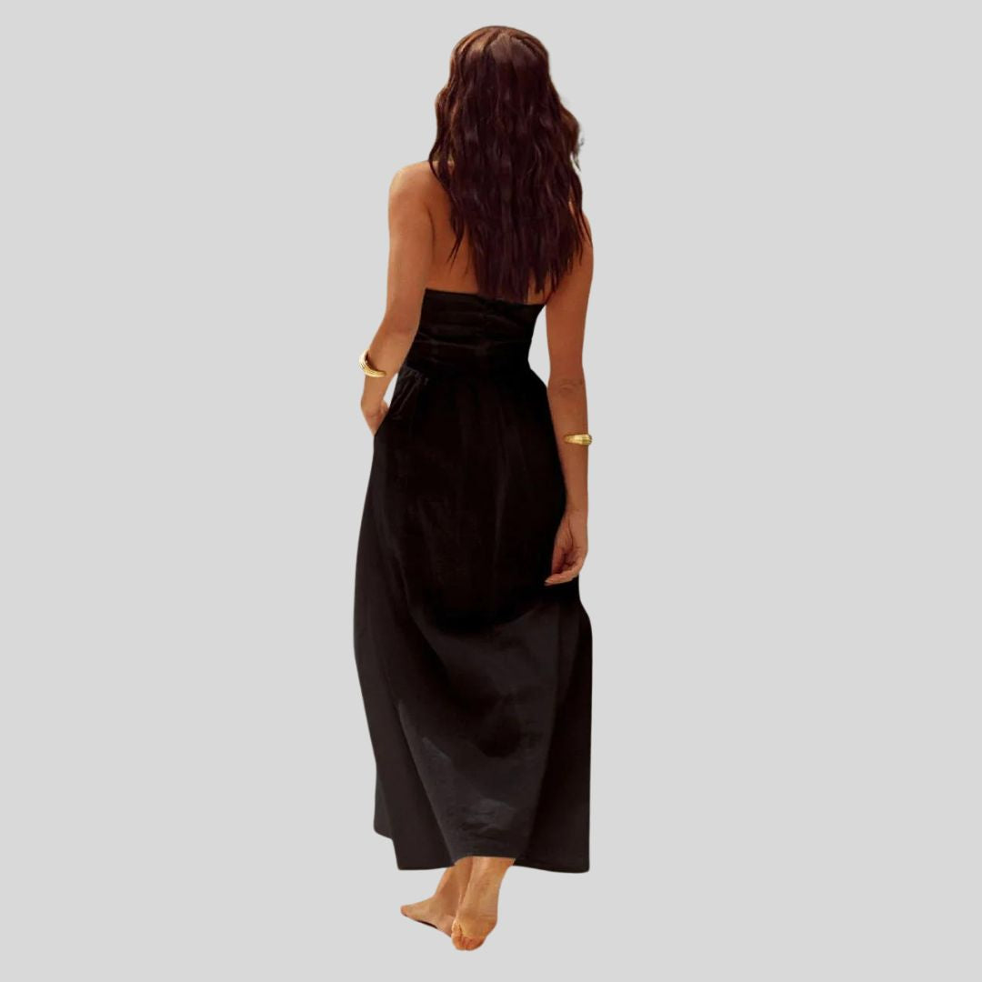 Pernilla – Elegant maxikjole med Halterneck-utringning