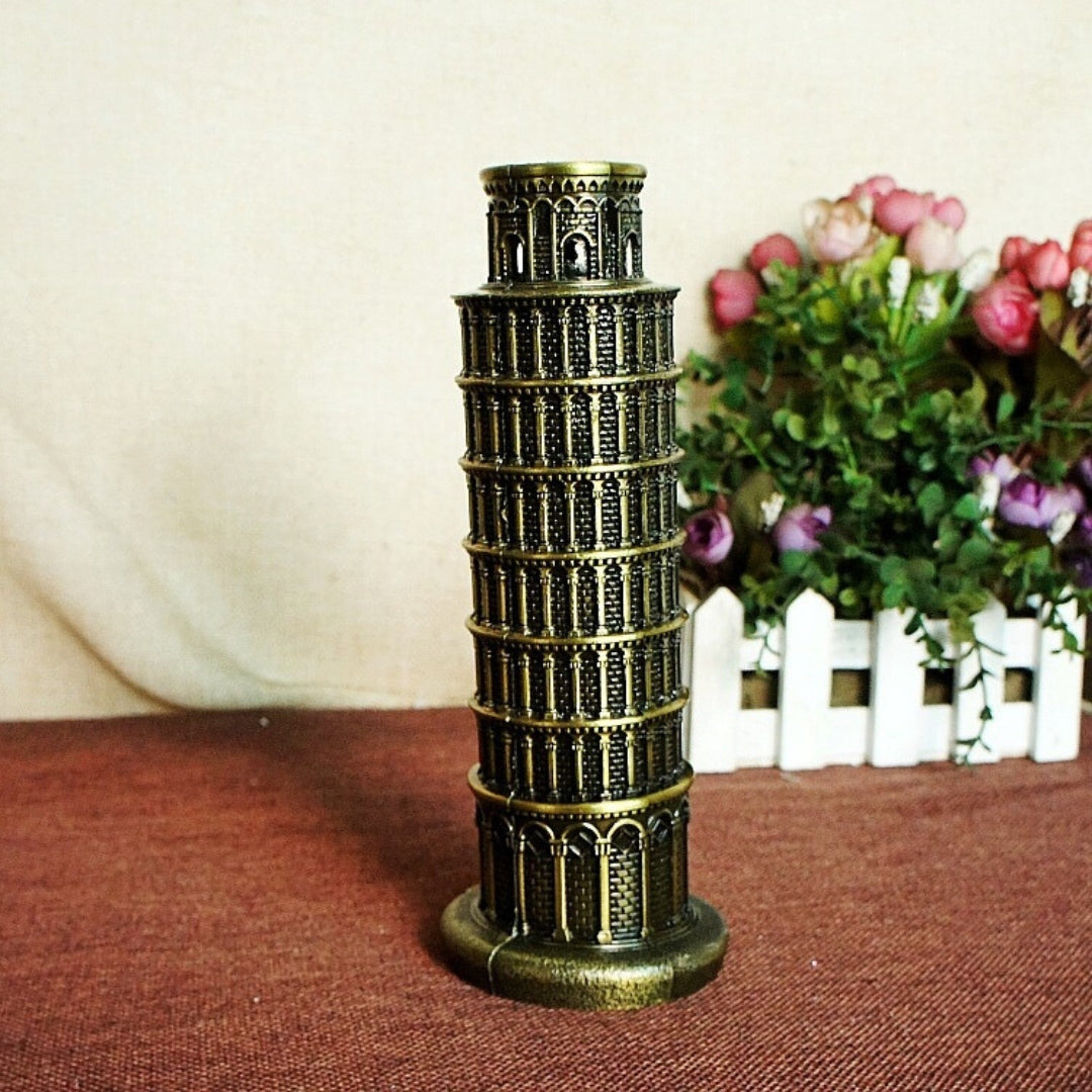 FamousEmpire - Parisiske figurer i miniatyrmetall