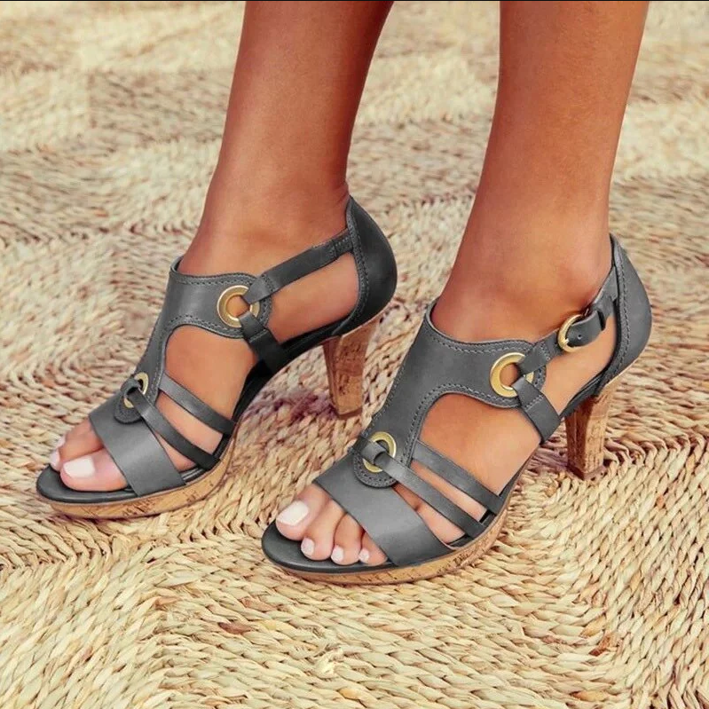 Claudia - Sandaler med åpen tå med flere remmer