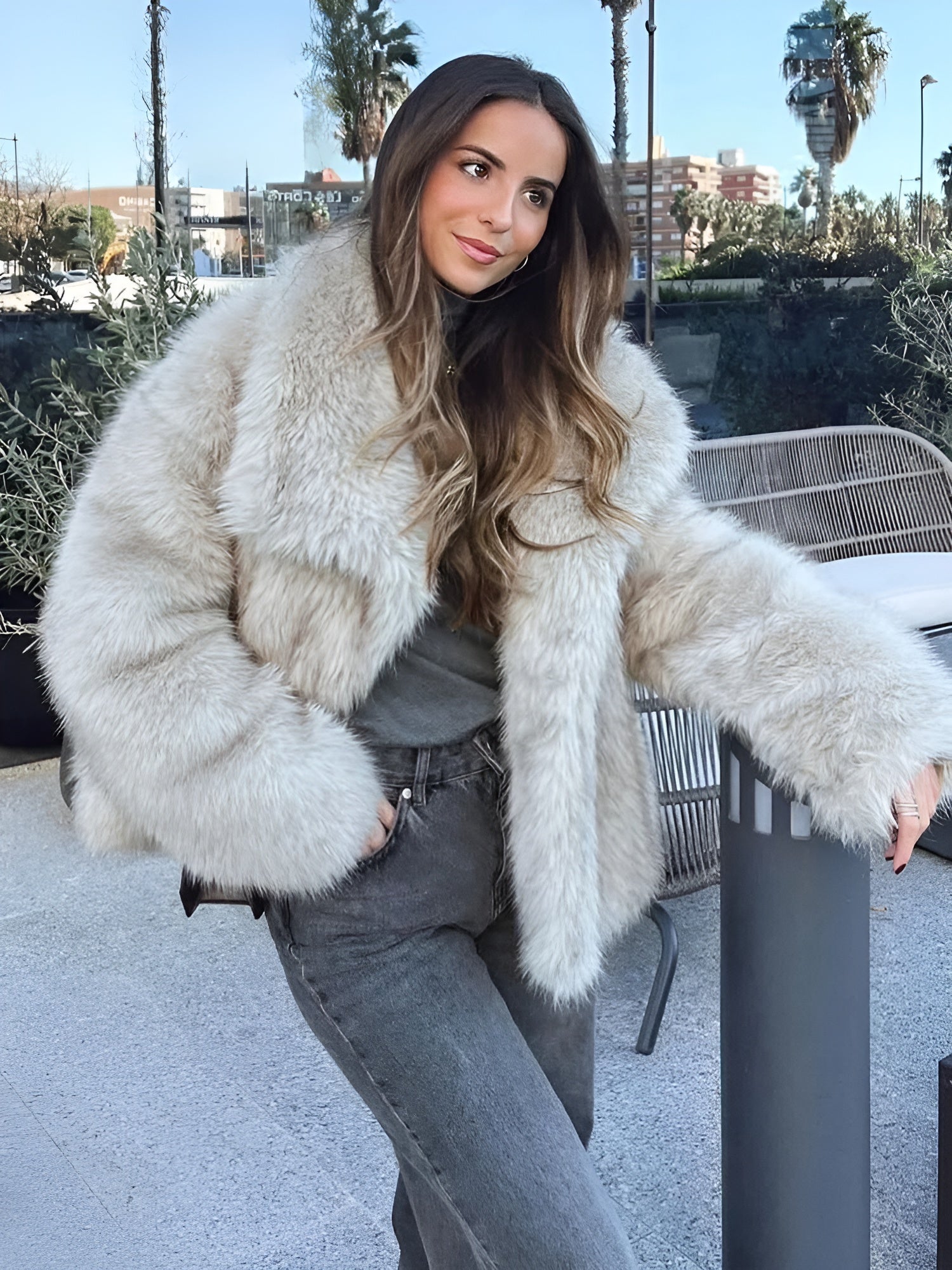 Susanne - Trendy fuskepelsjakke for kvinner