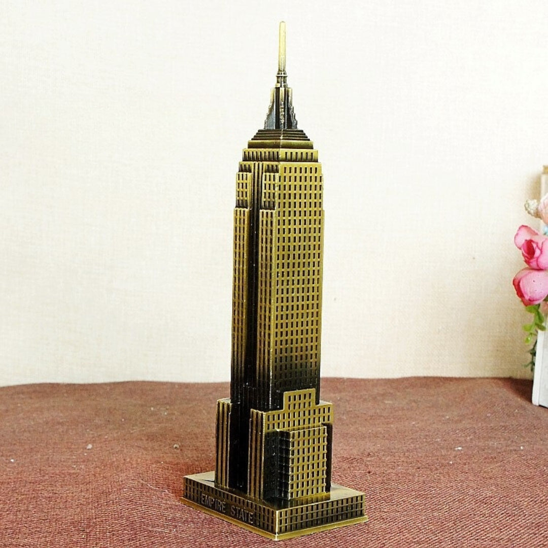 FamousEmpire - Parisiske figurer i miniatyrmetall