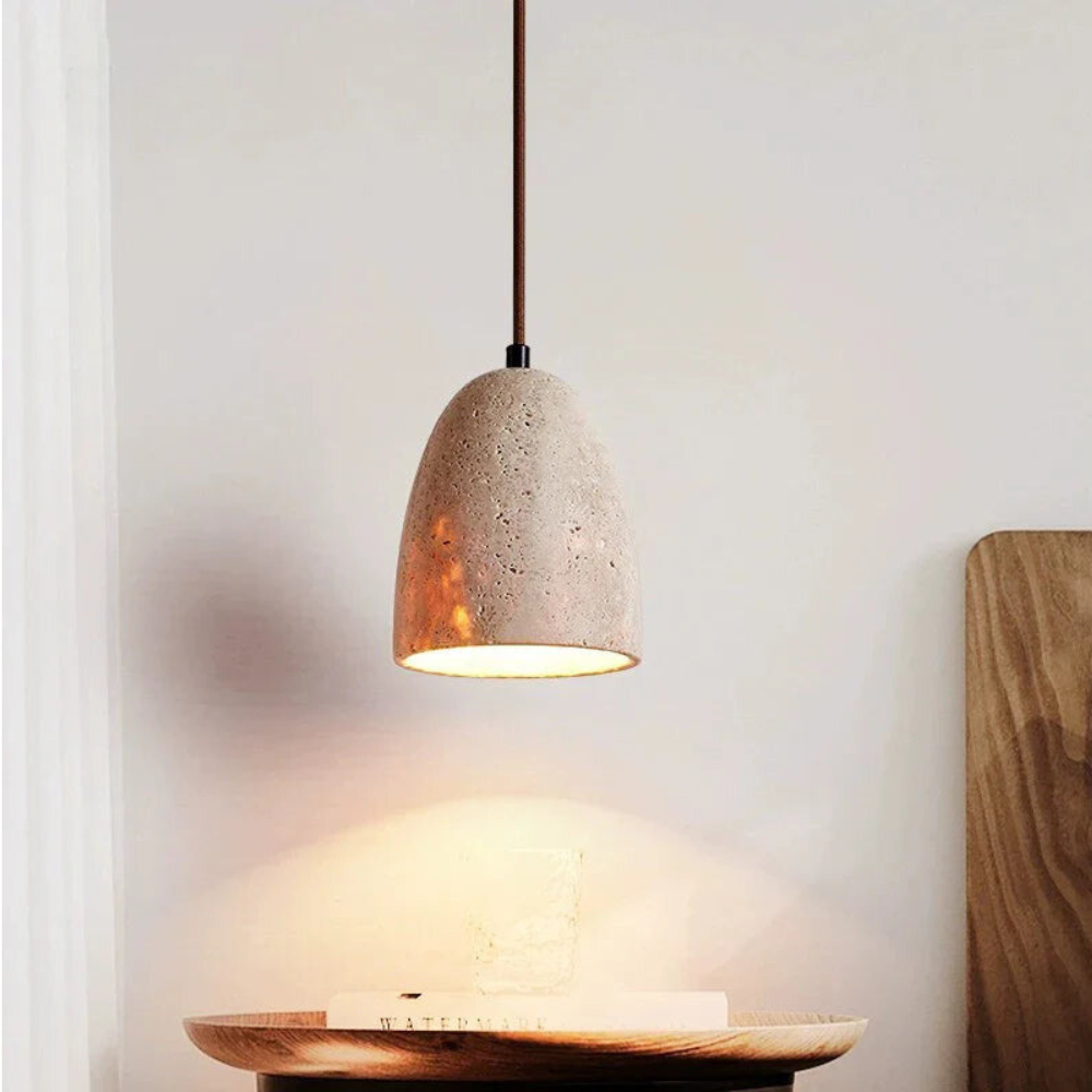 TerraLume - Taklampe med naturlig tekstur av stein og varm belysning