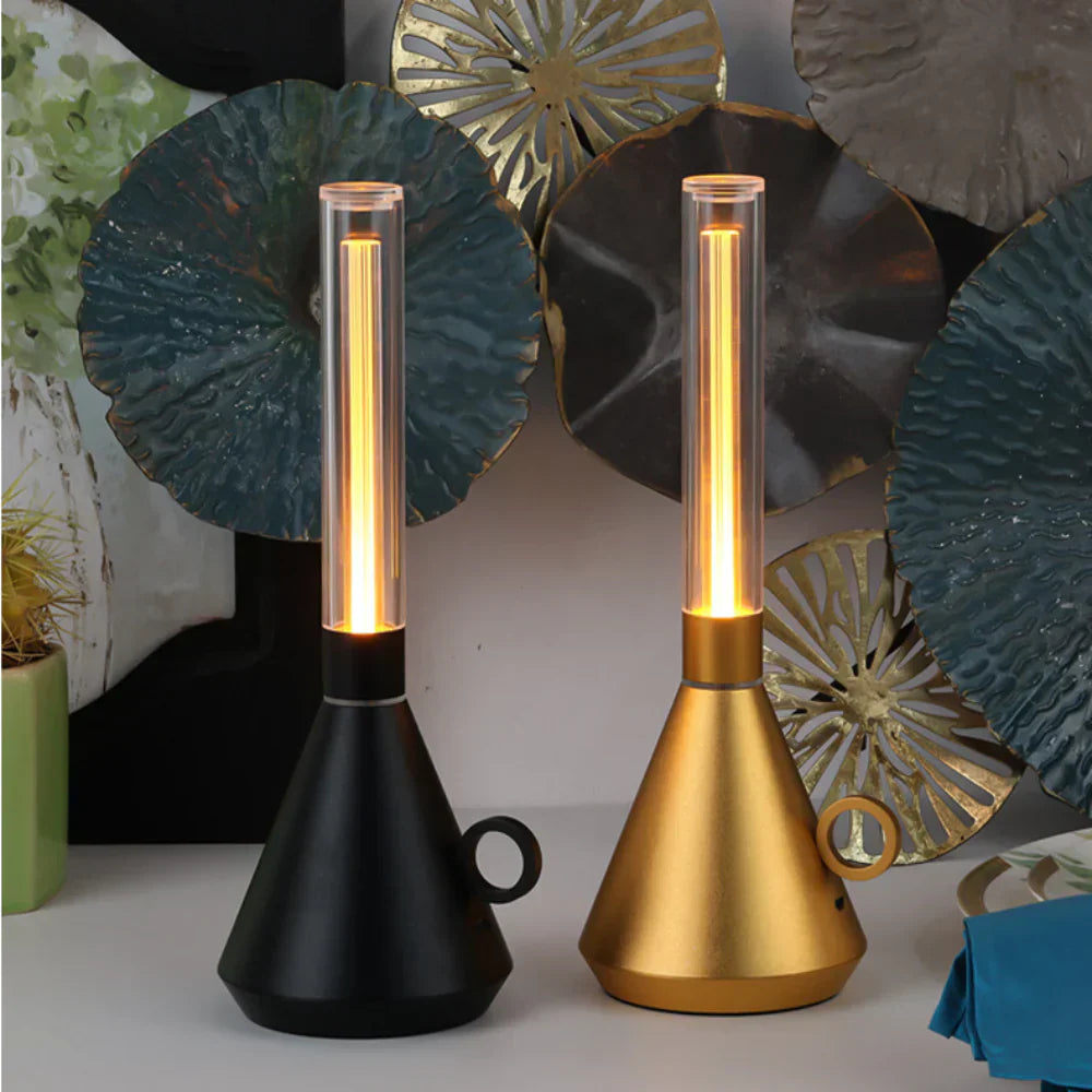 LumiCone - Moderne LED-bordlampe med gjennomsiktig rør og konisk sokkel
