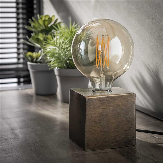SteelLume - slank industriell bordlampe for moderne rom