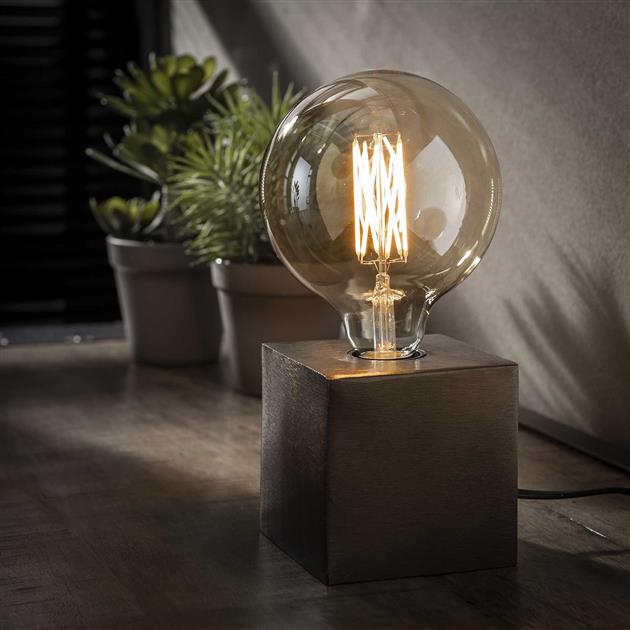 SteelLume - slank industriell bordlampe for moderne rom