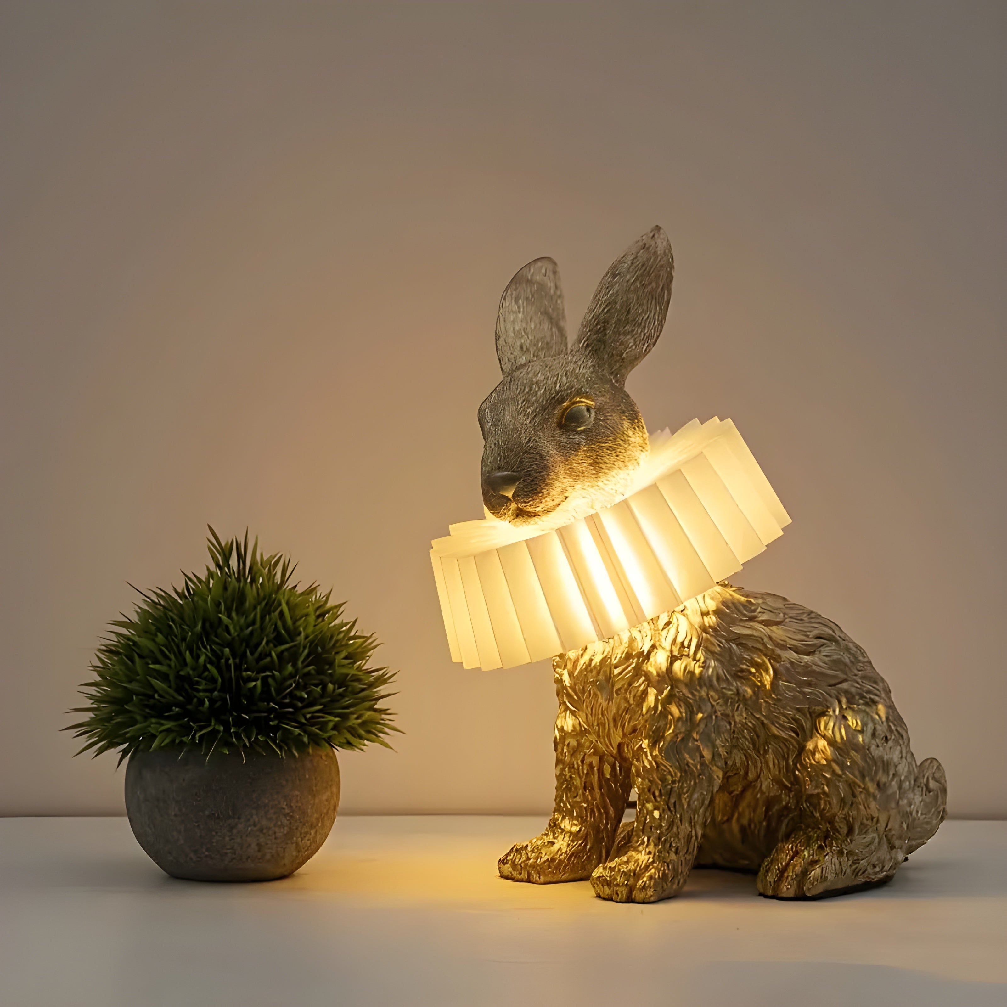 LumiBun - Bordlampe i kaninform inspirert av art deco