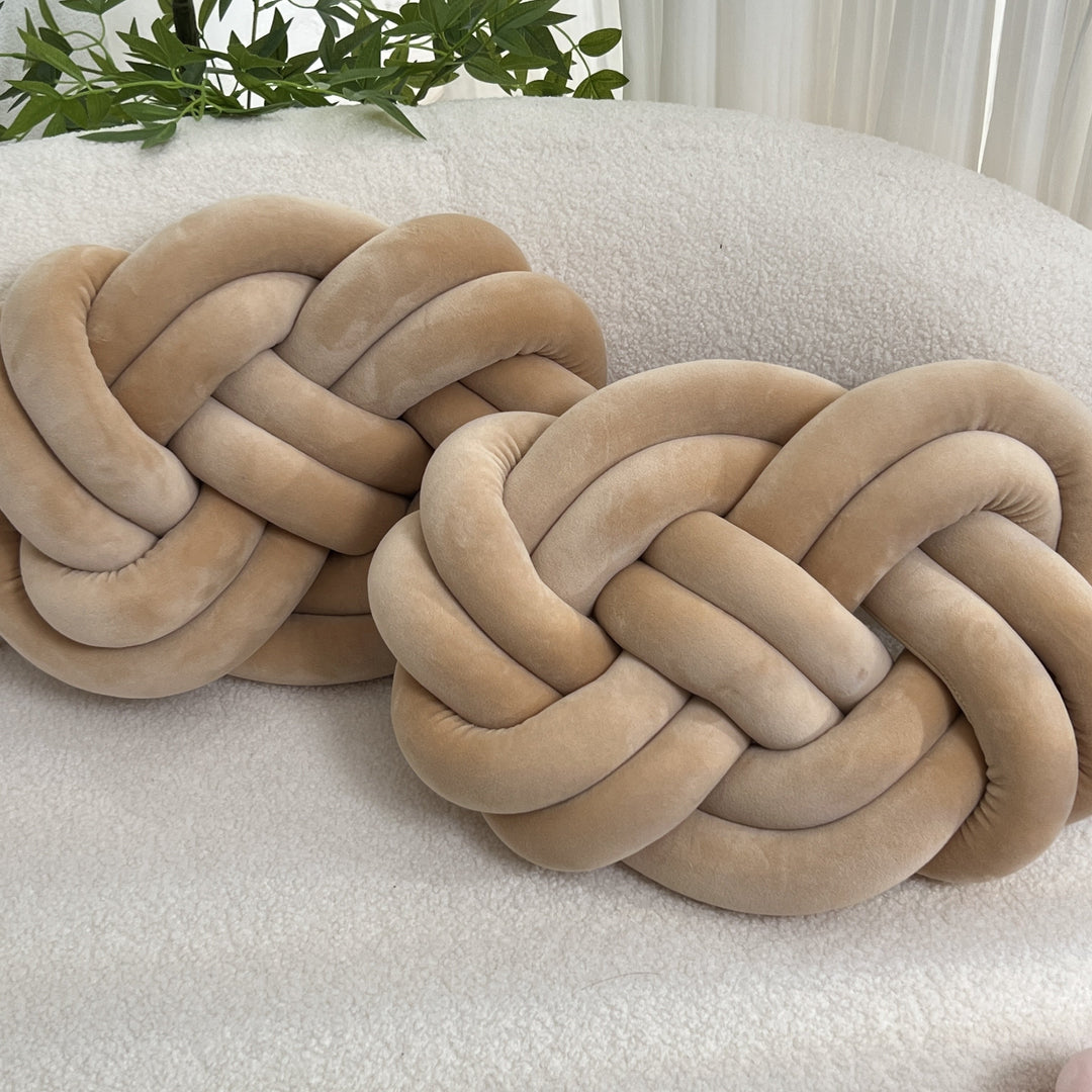 CozyPlush sett med 2 plysj pynteputer – myk eleganse for hjemmet ditt