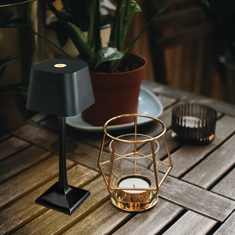 LumaLine - Elegant og elegant bordlampe med sylindrisk skjerm
