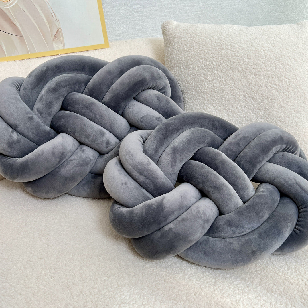 CozyPlush sett med 2 plysj pynteputer – myk eleganse for hjemmet ditt
