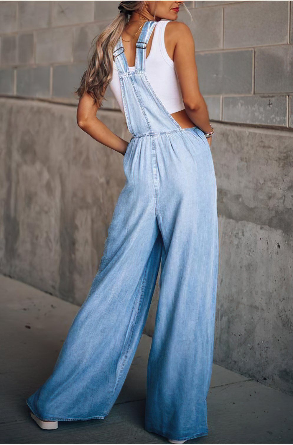 Minda - Avslappet jumpsuit i denim med løs passform